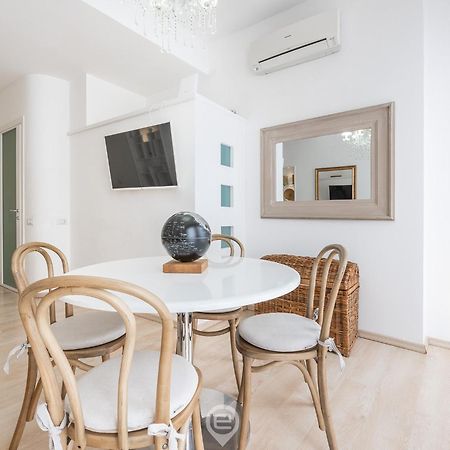 Charming Apartment In The City Center Кальяри Экстерьер фото