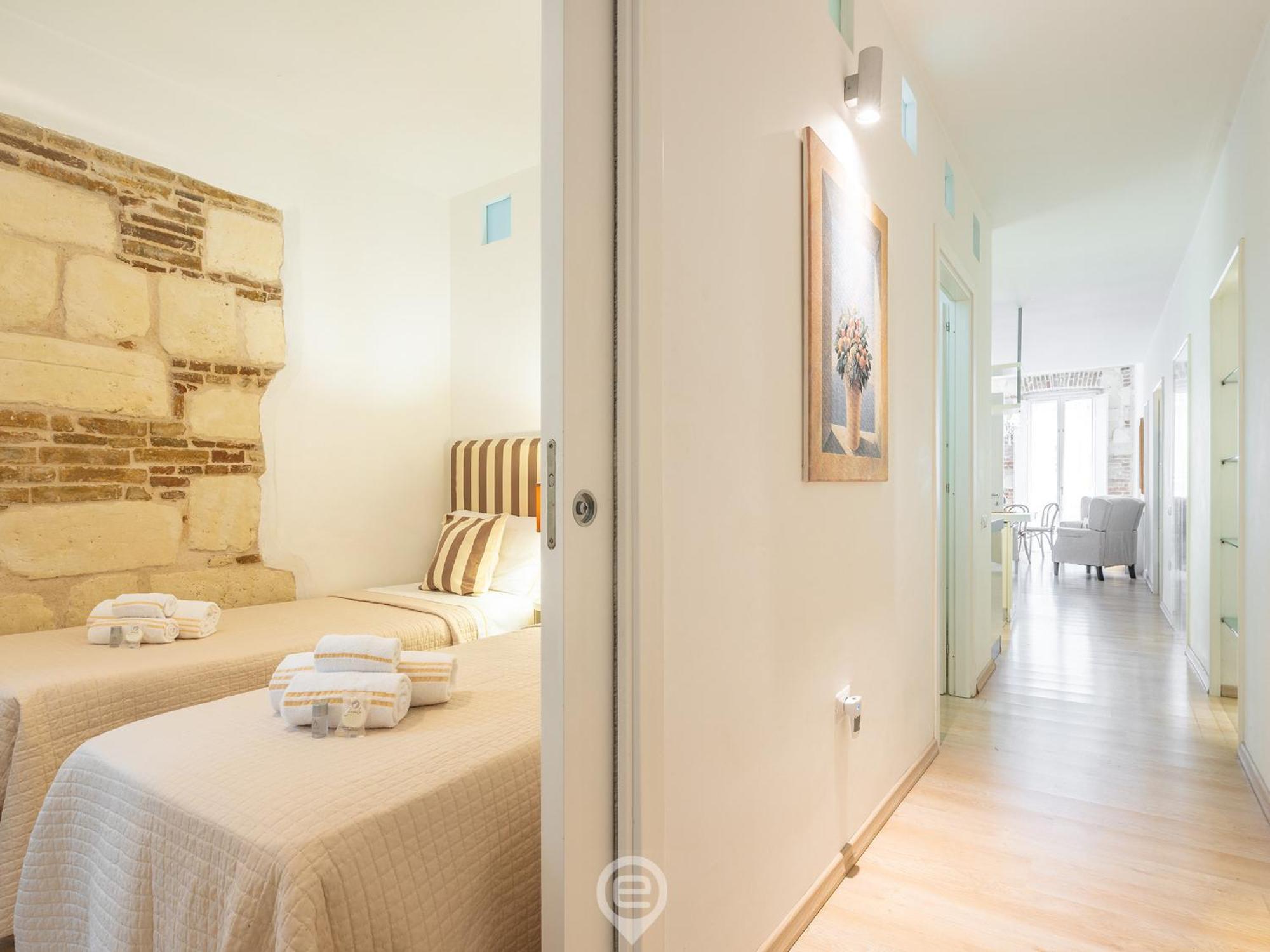 Charming Apartment In The City Center Кальяри Экстерьер фото