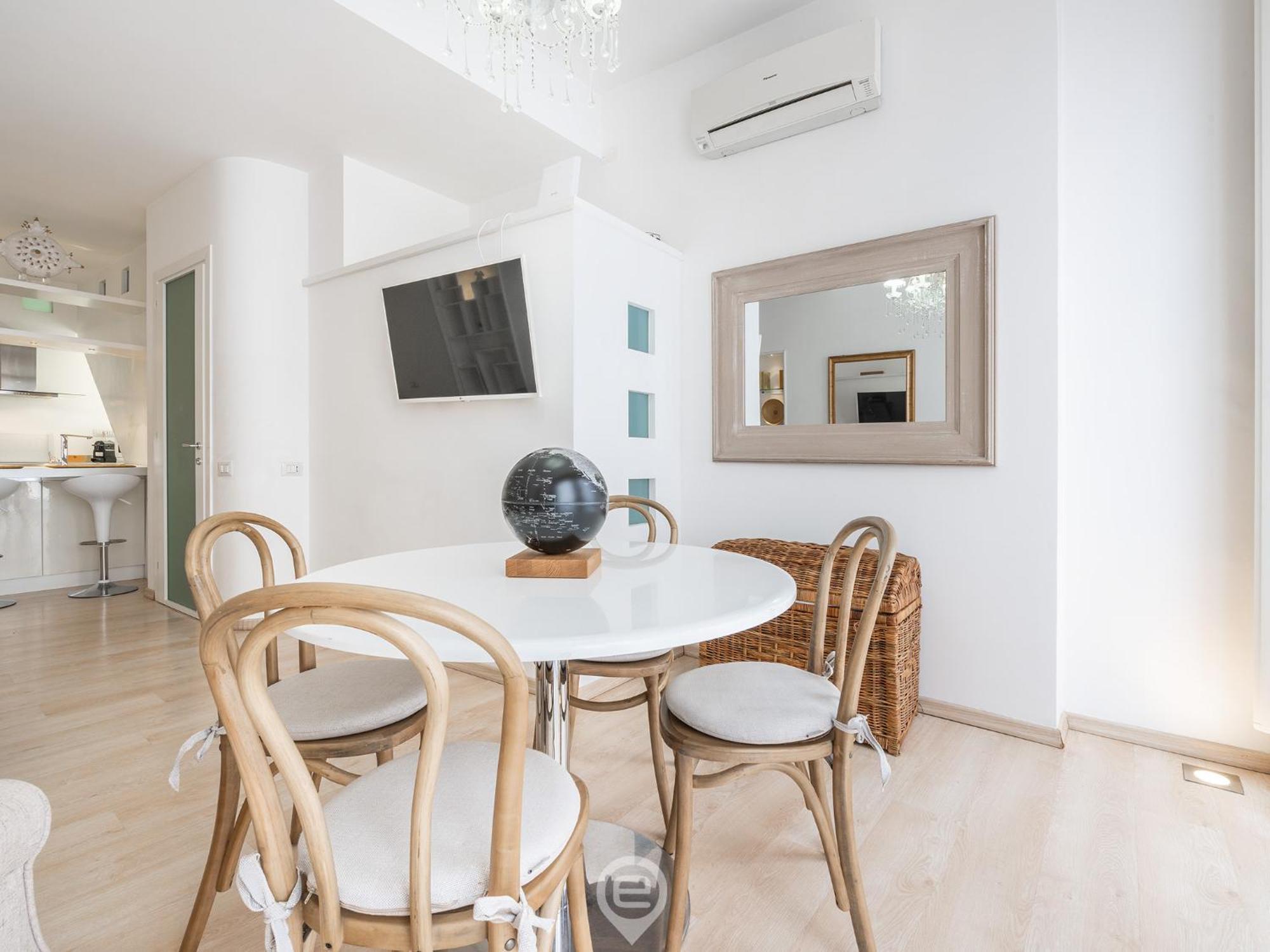 Charming Apartment In The City Center Кальяри Экстерьер фото